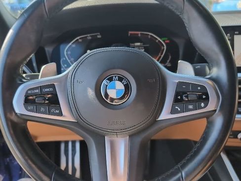 Used 2022 BMW 330i Sedan w/ M Sport Package image 11