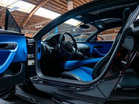 Used 2023 Bugatti Chiron Super Sport image 33