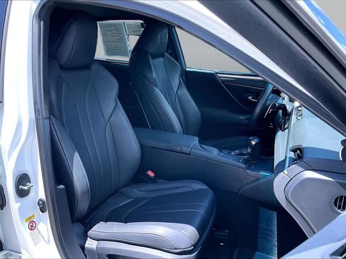 Used 2019 Lexus ES 350 F Sport w/ Accessory Package 2 FWD image 9