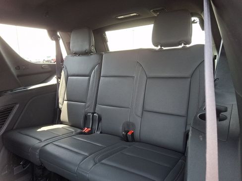 Used 2024 Chevrolet Tahoe LT AWD/4WD image 10