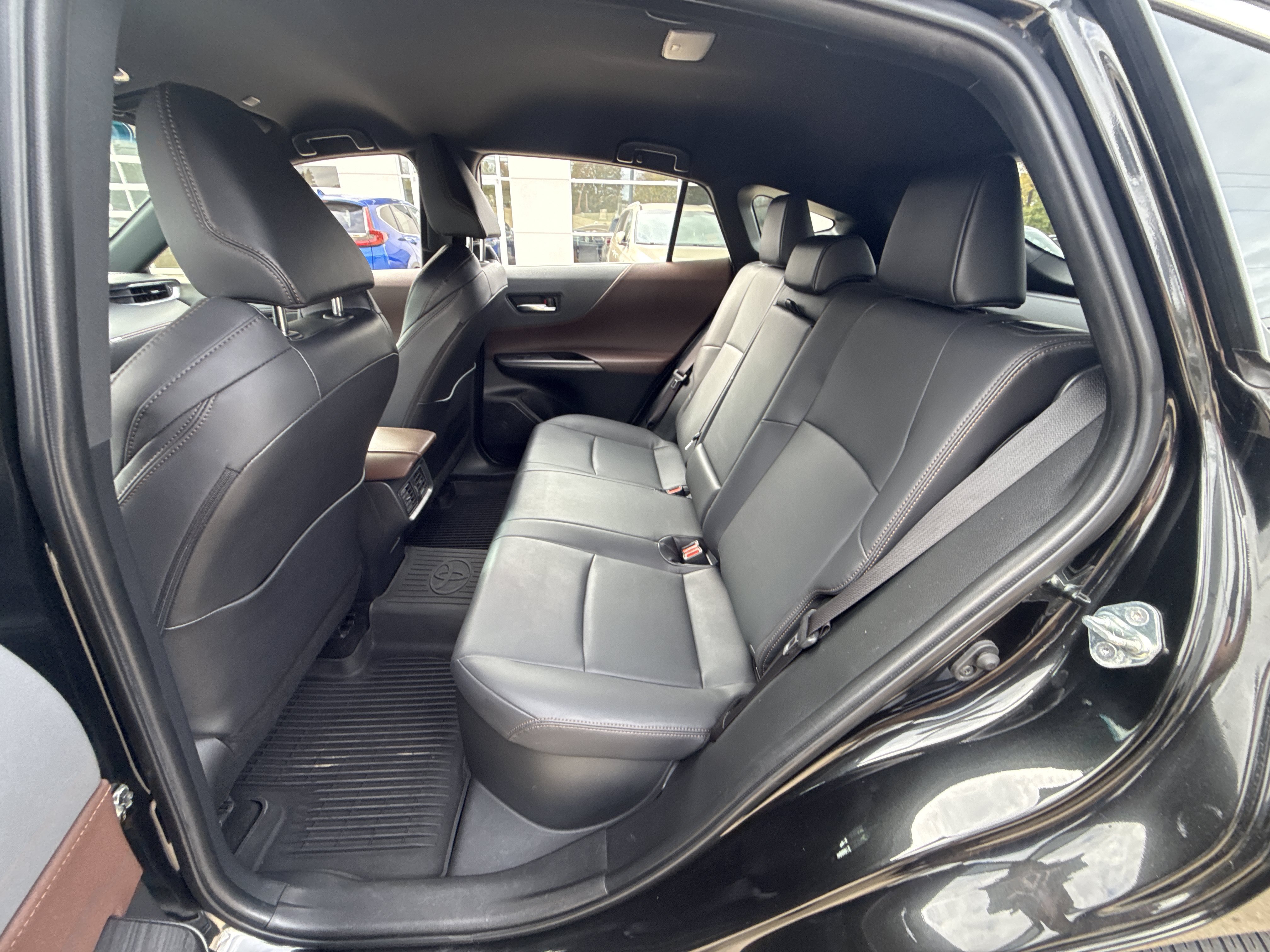 Used 2023 Toyota Venza XLE AWD/4WD image 23