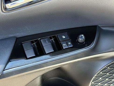 Used 2022 Toyota Prius Prime XLE image 9