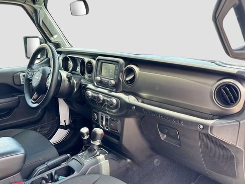 Used 2019 Jeep Wrangler Sport AWD/4WD image 25