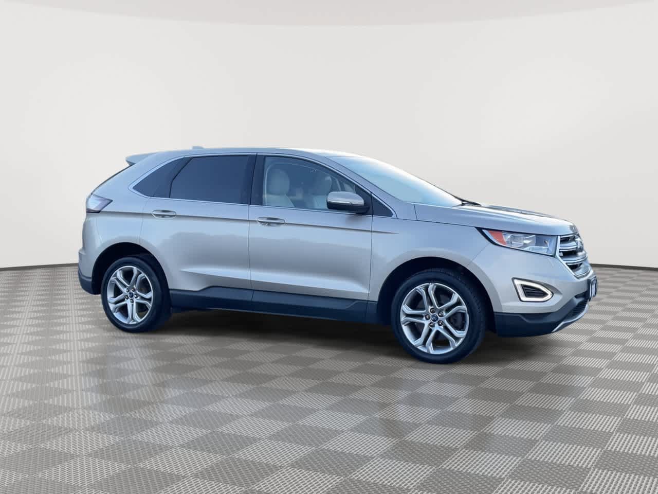 Used 2017 Ford Edge Titanium w/ Technology Package AWD/4WD image 2
