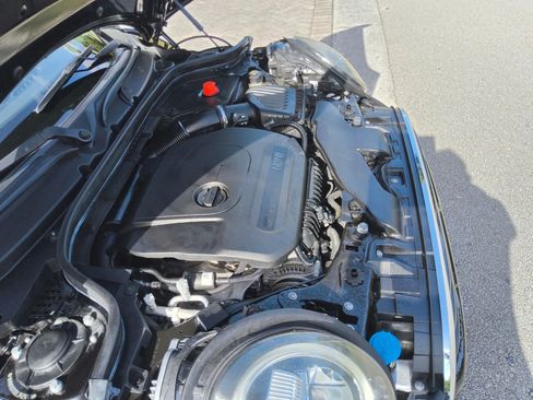 Used 2020 MINI Cooper 4-Door Hardtop w/ Signature Upholstery Package image 37