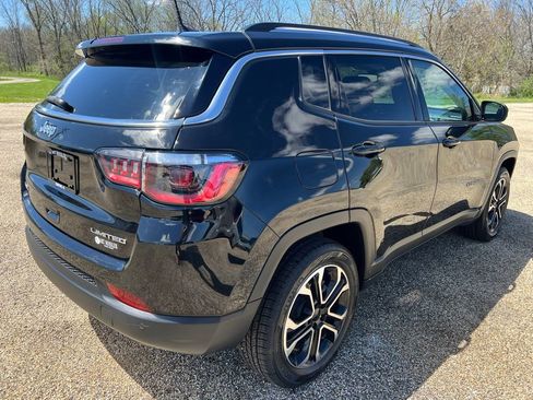 Used 2022 Jeep Compass Limited image 7