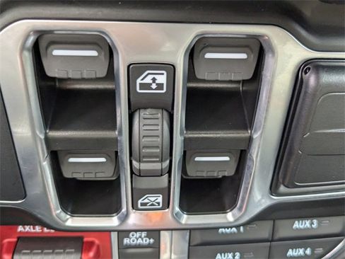 Used 2025 Jeep Gladiator Mojave w/ Safety Group image 22