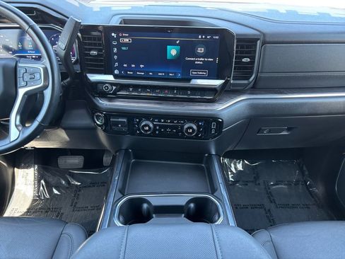 Used 2024 Chevrolet Silverado 2500 LTZ w/ LTZ Convenience Package image 12