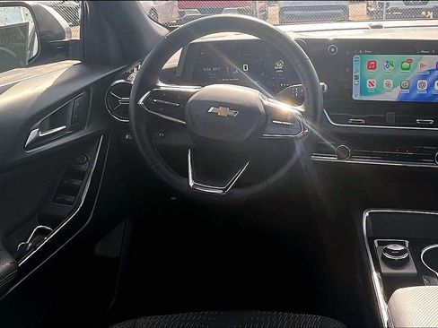 Used 2026 Chevrolet Equinox LT FWD image 5