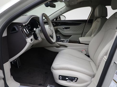 New 2025 Bentley Flying Spur Plug-In Hybrid image 19