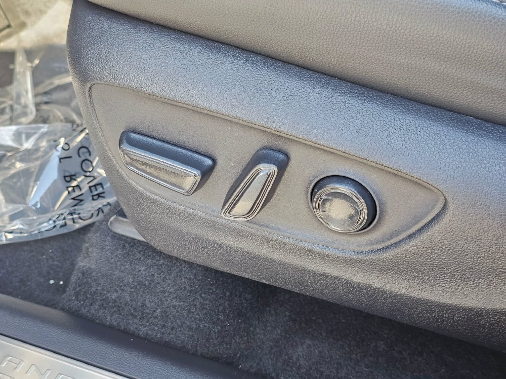 Used 2024 Toyota Grand Highlander AWD Hybrid image 23