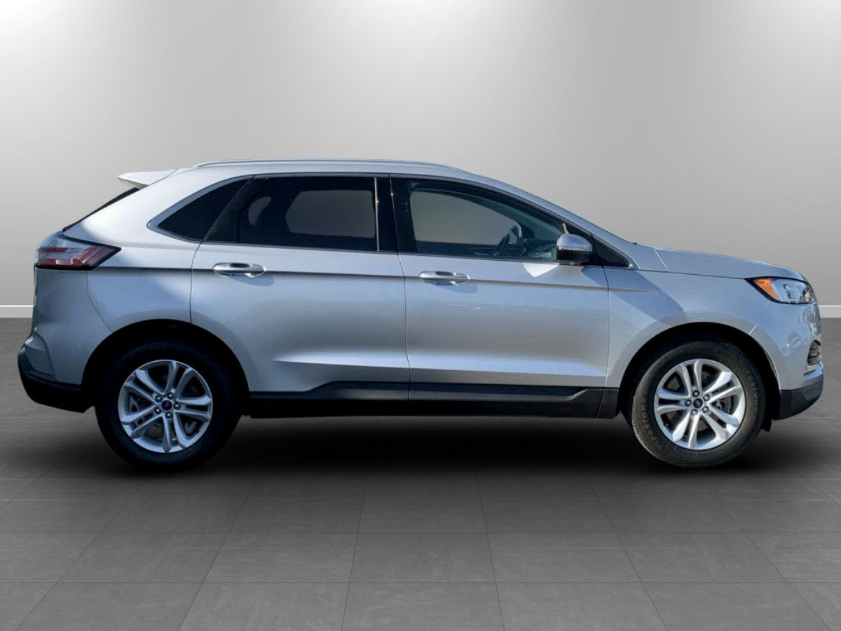 Used 2019 Ford Edge SEL AWD/4WD image 7
