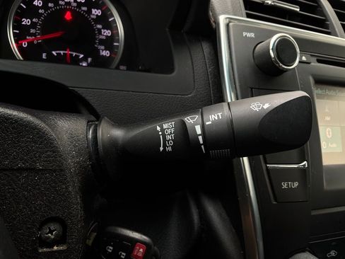 Used 2016 Toyota Camry SE FWD image 32