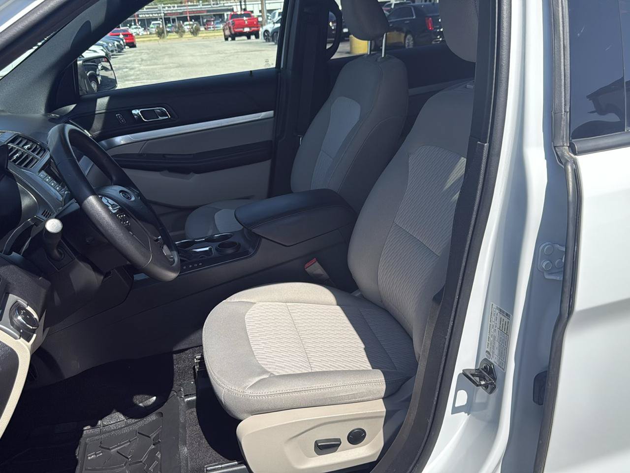 Used 2019 Ford Explorer FWD image 10