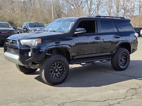 Used 2020 Toyota 4Runner TRD Off-Road image 3