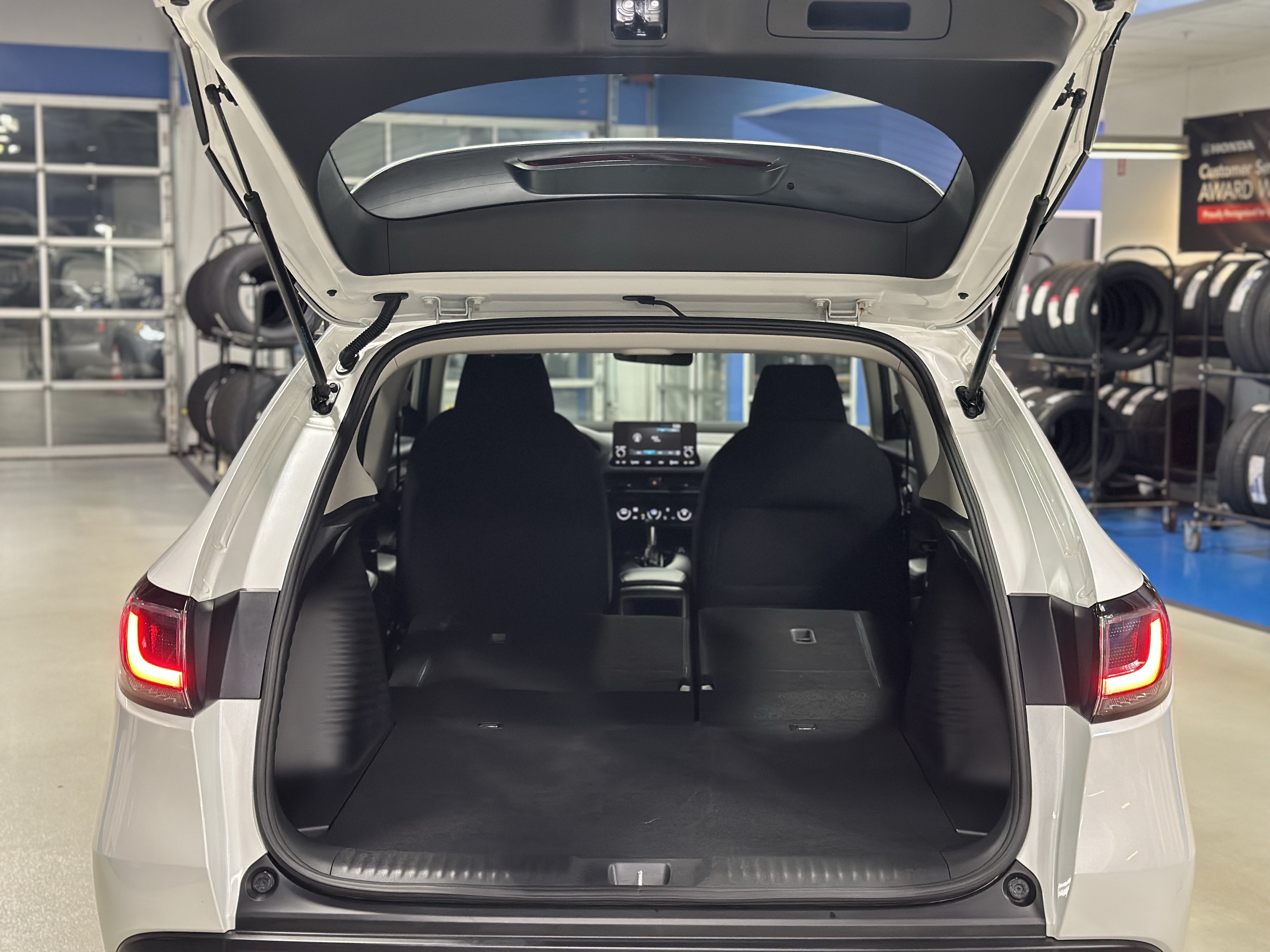Used 2024 Honda HR-V LX image 7