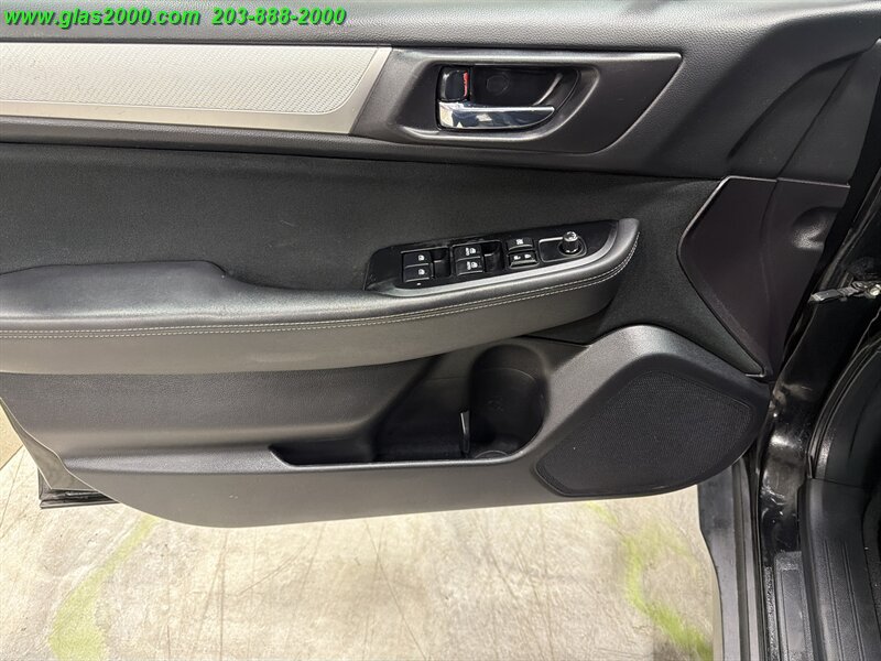 Used 2017 Subaru Outback 2.5i Premium AWD/4WD image 25