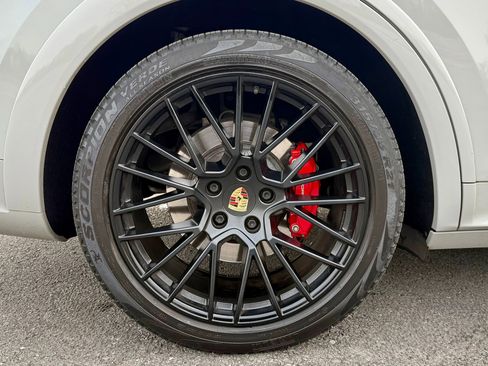 Used 2022 Porsche Cayenne GTS image 66