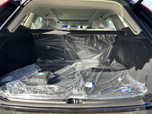 New 2025 Volvo XC60 B5 Core w/ Protection Package Premier image 10