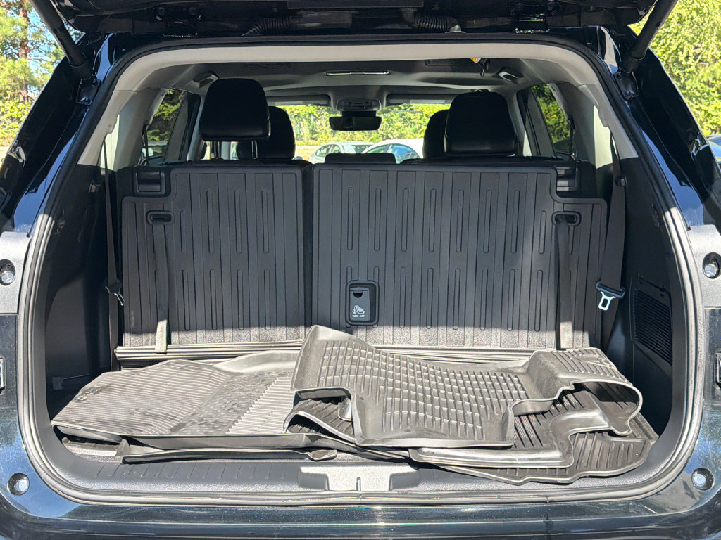 Used 2025 Toyota Highlander XLE AWD/4WD image 6