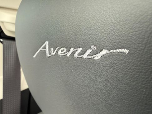 Used 2023 Buick Envision Avenir AWD/4WD image 27