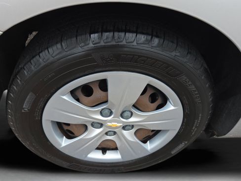 Used 2018 Chevrolet Cruze LS image 21