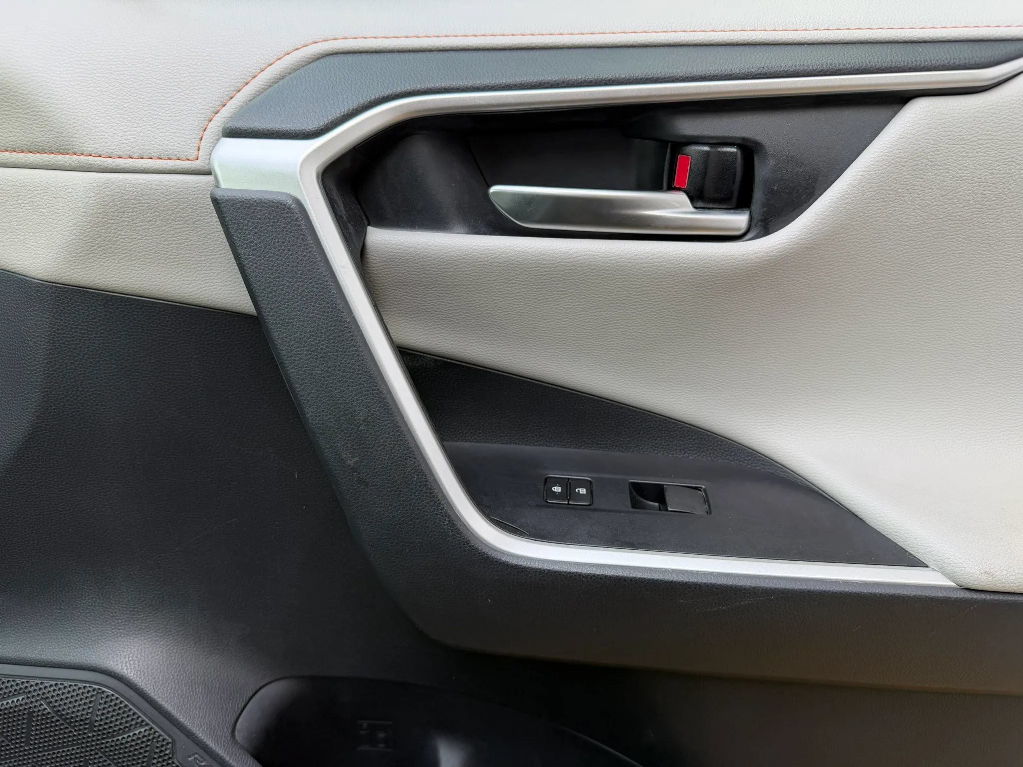 Used 2019 Toyota RAV4 Adventure w/ All Weather Liner Package AWD/4WD image 15
