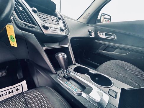 Used 2017 Chevrolet Equinox LT w/ Convenience Package image 16