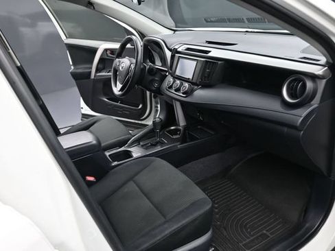 Used 2017 Toyota RAV4 LE FWD image 22