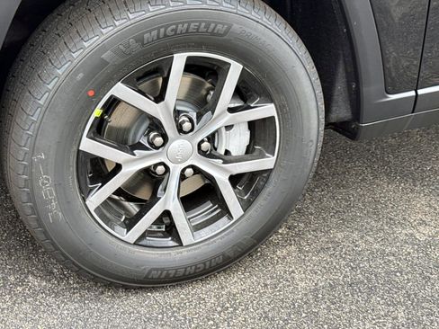 New 2025 Jeep Grand Cherokee Limited image 5