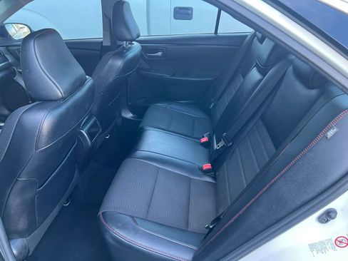 Used 2017 Toyota Camry SE image 10