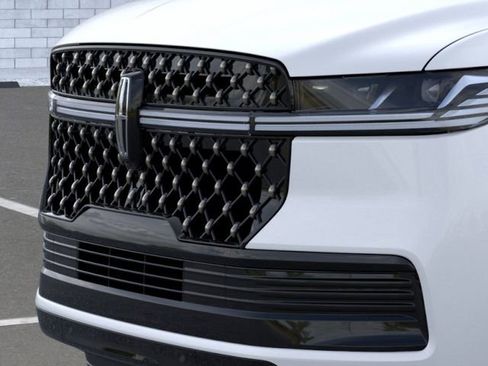New 2026 Lincoln Navigator L Black Label AWD/4WD image 17