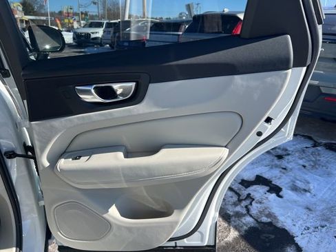 New 2026 Volvo XC60 B5 Ultra w/ Protection Package Premier AWD/4WD image 15