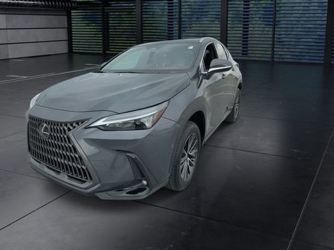 Used 2024 Lexus NX 250 FWD w/ Towing Package (2000 Lbs) image 4