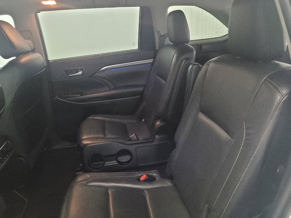 Used 2019 Toyota Highlander Limited Platinum AWD/4WD image 18