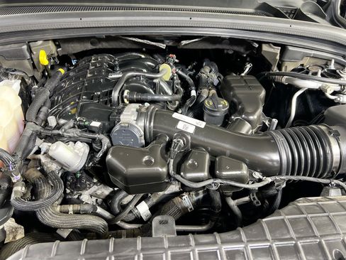 Used 2023 Jeep Grand Cherokee Laredo w/ Luxury Tech Group I image 30