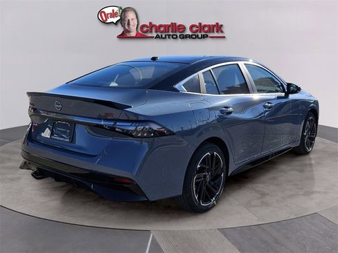 New 2026 Nissan Sentra SR w/ Floor Mat Package image 6