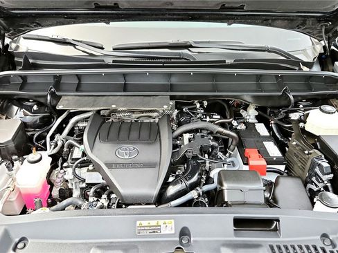 Used 2024 Toyota Highlander XLE image 15