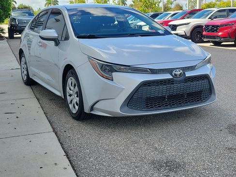 Used 2021 Toyota Corolla LE FWD image 31