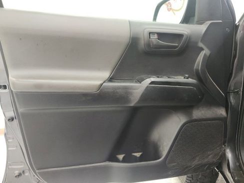 Used 2020 Toyota Tacoma SR image 10