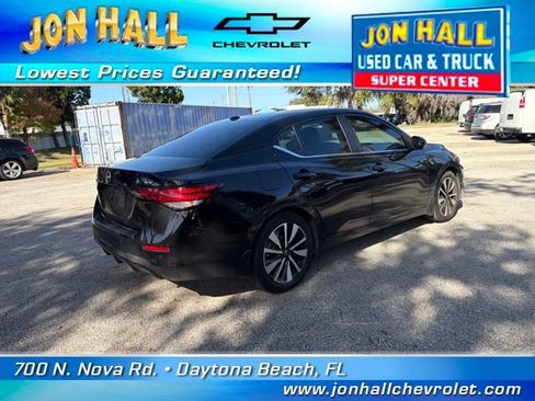 Used 2024 Nissan Sentra SV w/ SV Premium Package image 11