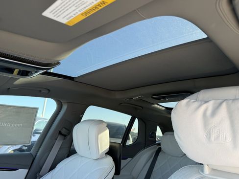 New 2025 Mercedes-Benz Maybach EQS 680 4MATIC image 17