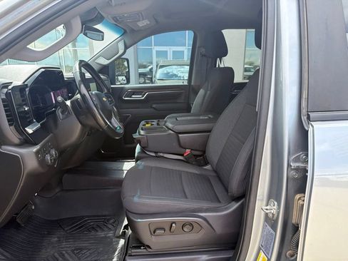 Used 2024 Chevrolet Silverado 2500 LT AWD/4WD image 9