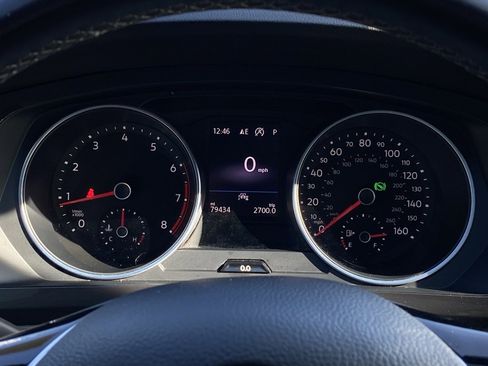 Used 2021 Volkswagen Tiguan SE image 12