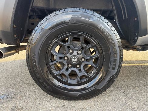 Used 2019 Toyota Tacoma SR w/ SX Package image 21