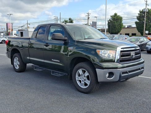 Used 2013 Toyota Tundra 4x4 Double Cab w/ SR5 Pkg image 3