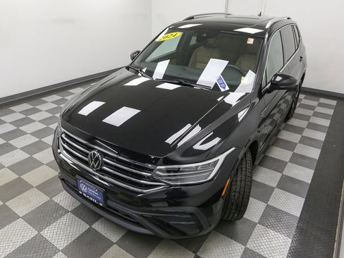 Used 2024 Volkswagen Tiguan SE AWD/4WD image 7