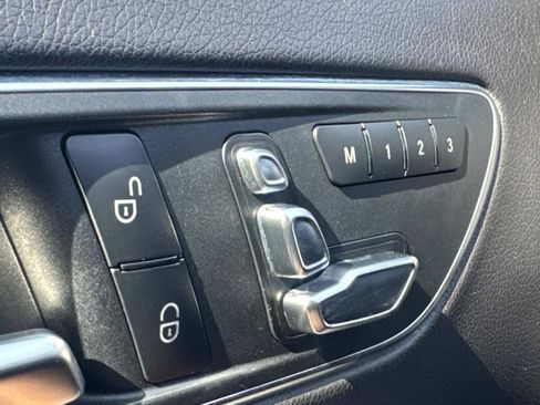 Used 2018 Mercedes-Benz GLA 250 image 24