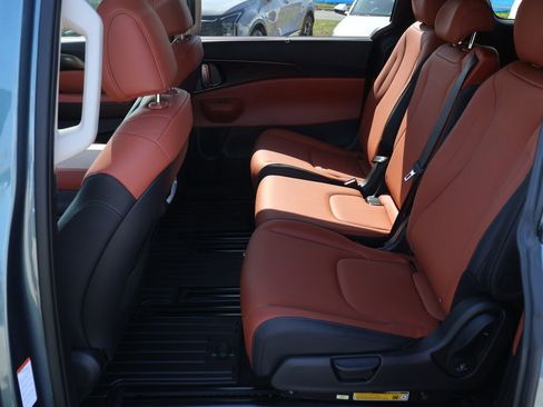 New 2026 Kia Carnival SX FWD image 12