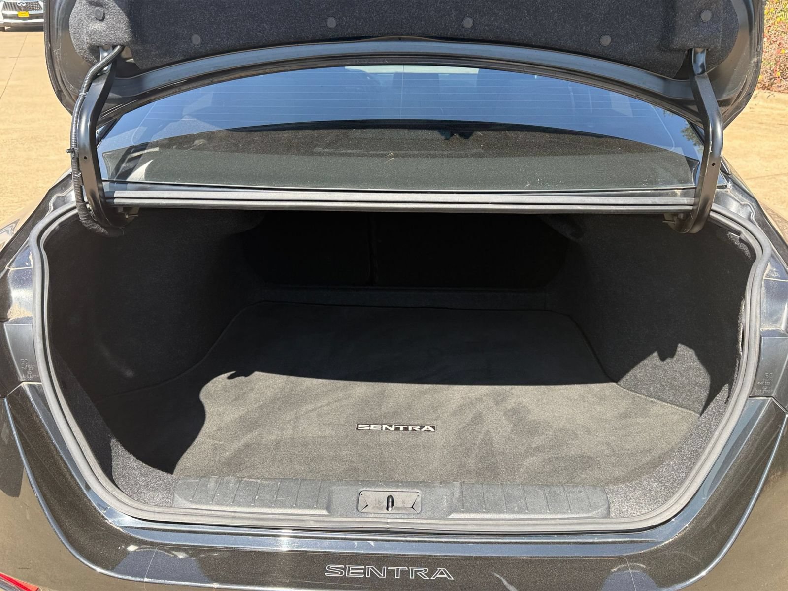 Used 2021 Nissan Sentra SV FWD image 30